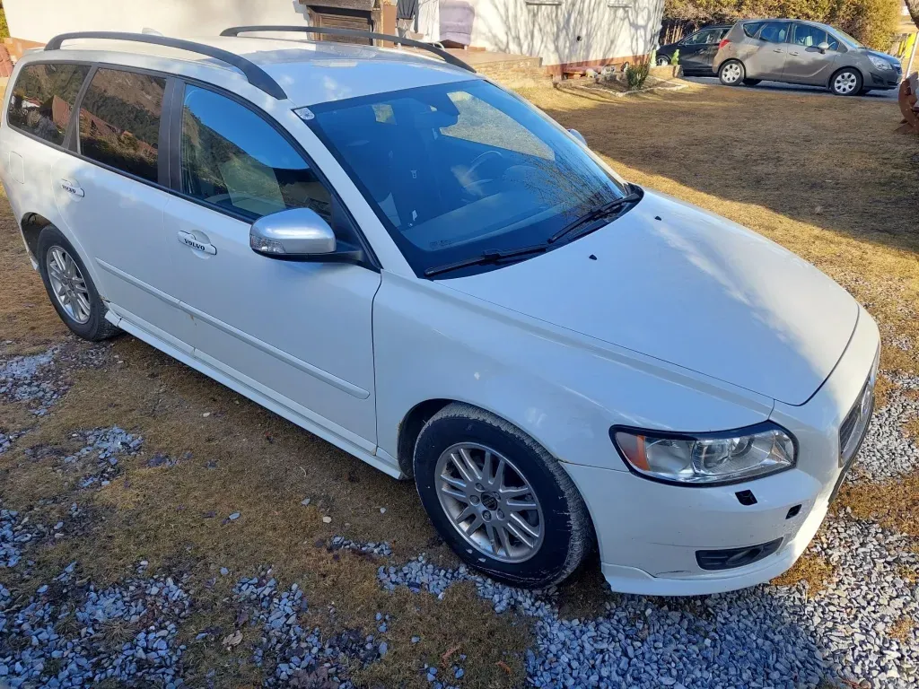 Volvo V50 2010 photo 3