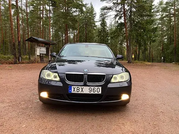 BMW 320D 2006 photo 2