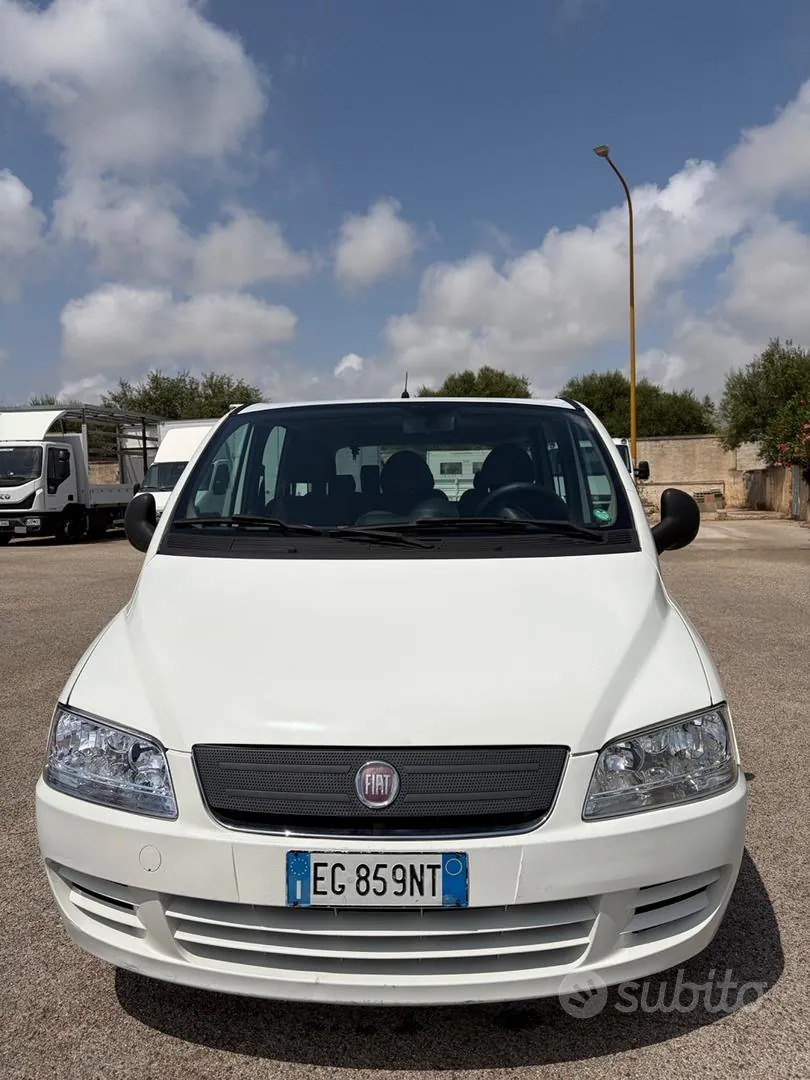 Fiat Multipla 2011 photo 2