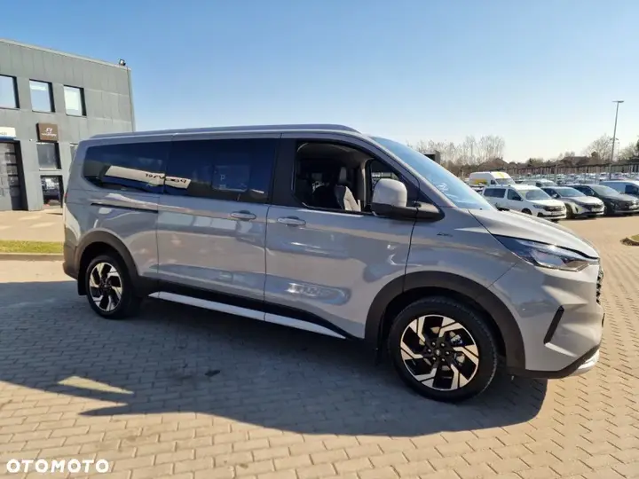 Ford Tourneo Custom 2026 photo 4