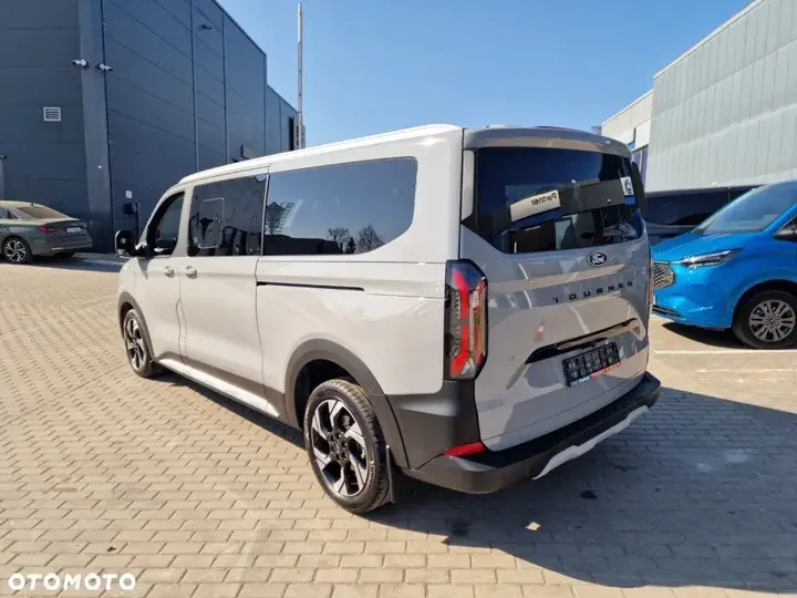 Ford Tourneo Custom 2026 photo 5