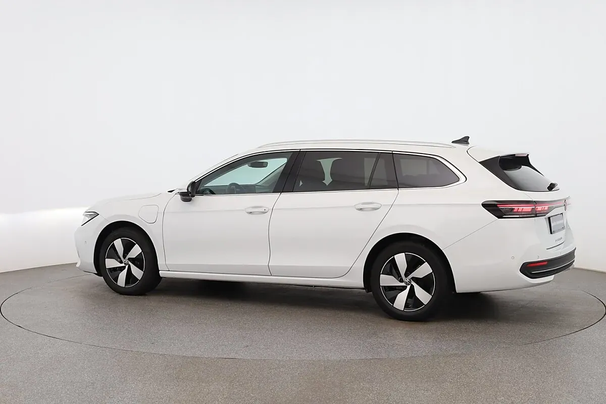 Volkswagen Passat 2026 photo 3