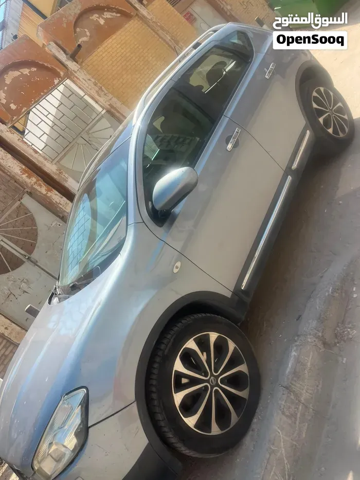 Nissan Qashqai 2012 photo 5