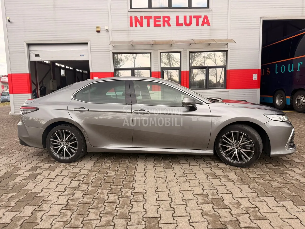 Toyota Camry 2022 photo 2
