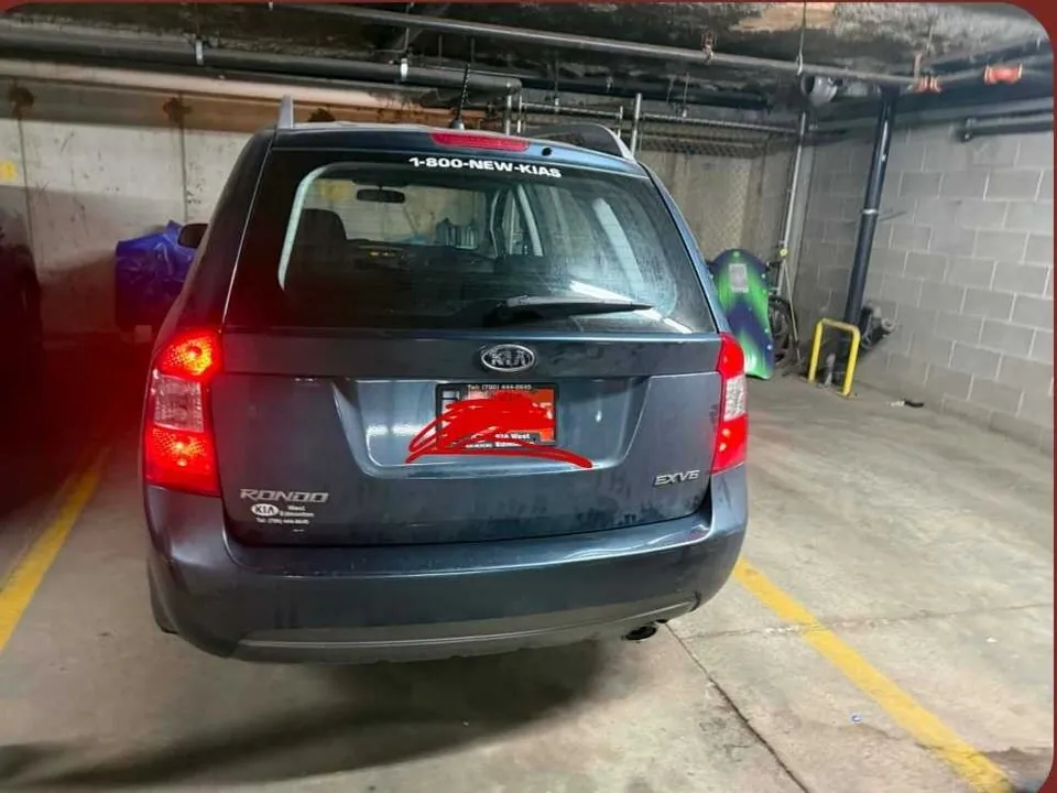 Kia Rondo 2011 photo 5