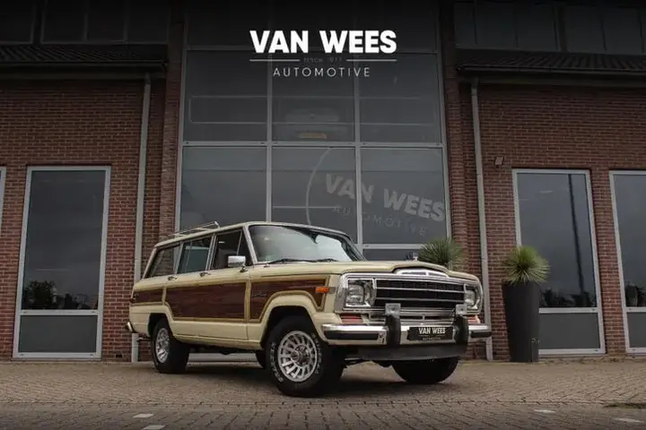 Jeep Wagoneer