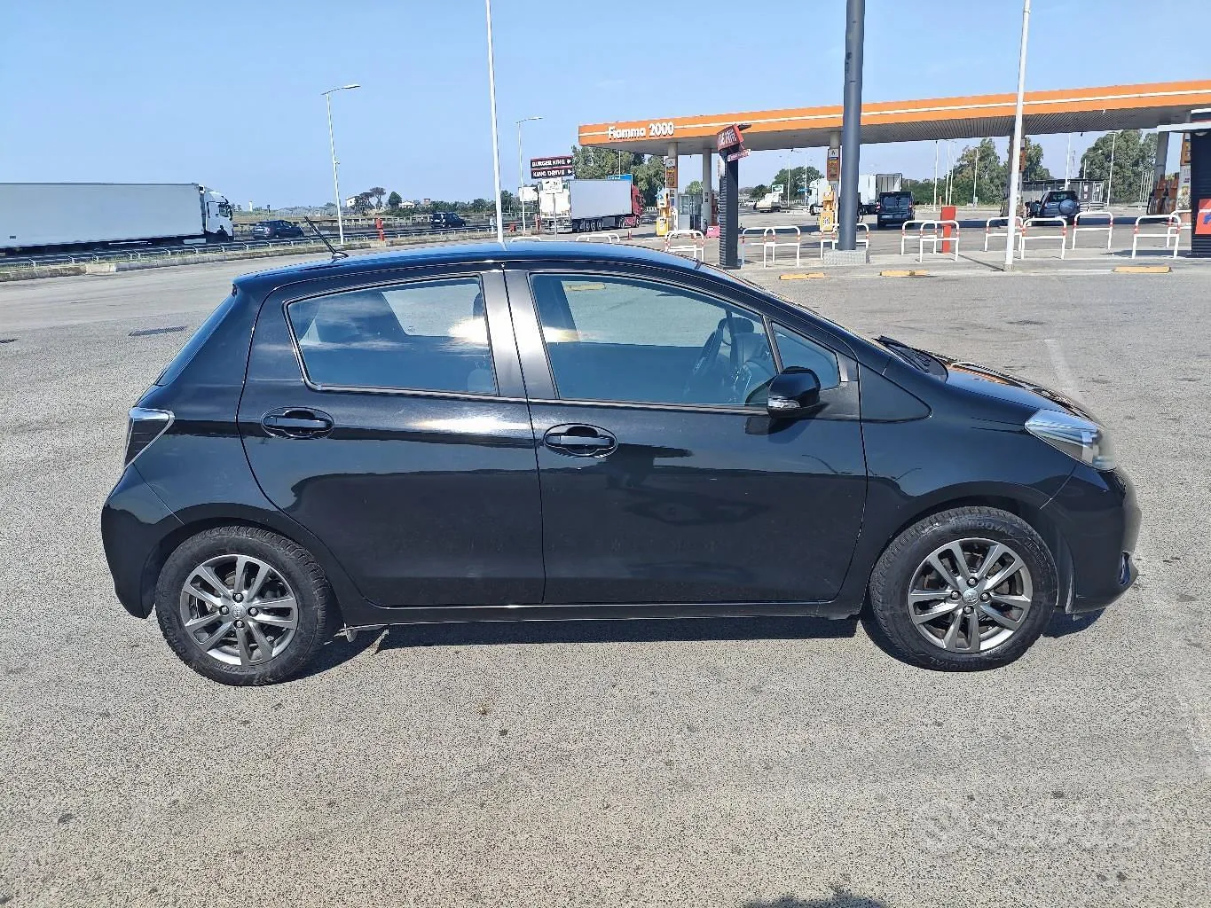 Toyota Yaris 2014 photo 3
