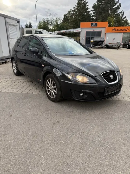 Seat Leon 2012 photo 3