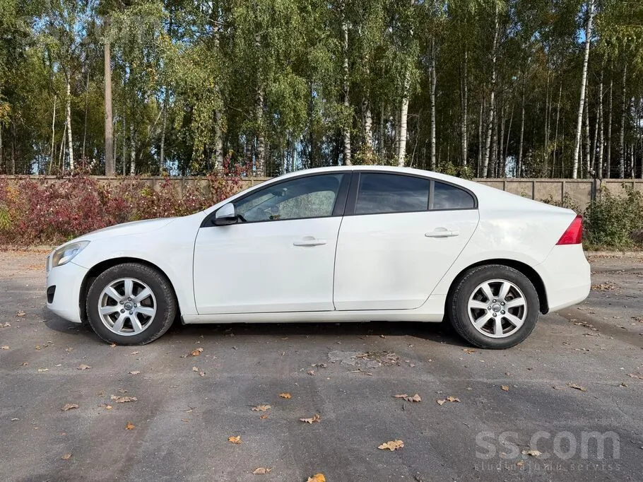 Volvo S60 2012 photo 2