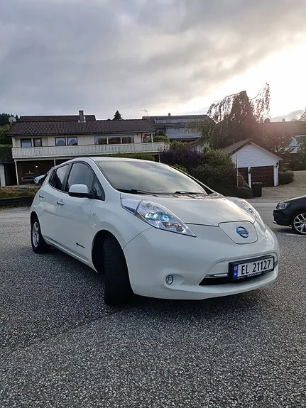 Nissan Leaf 2013 photo 2