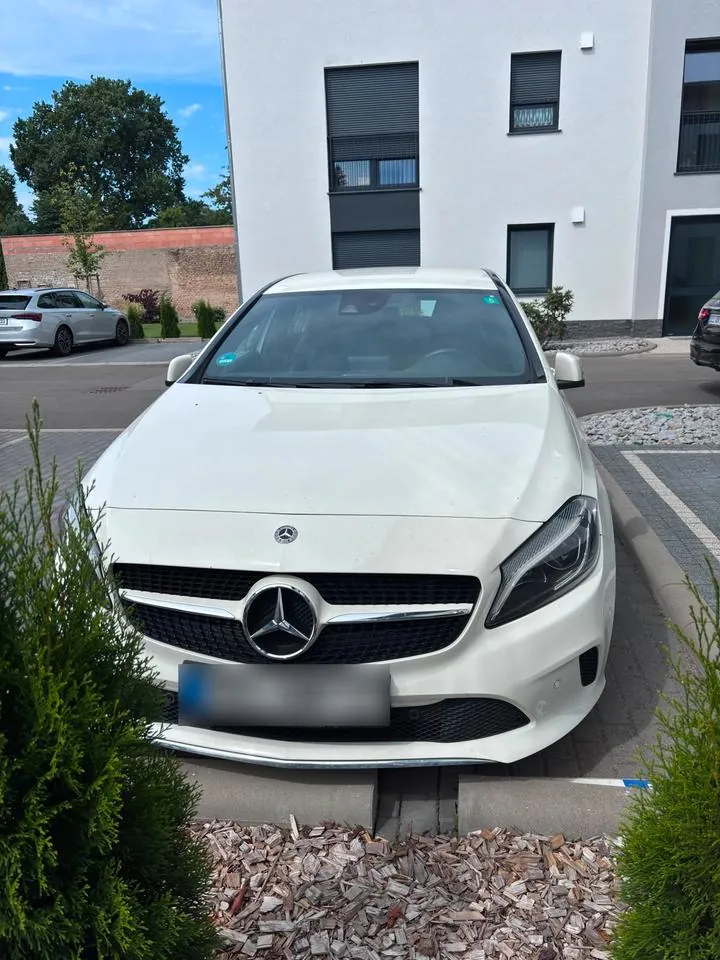 Mercedes-Benz A160