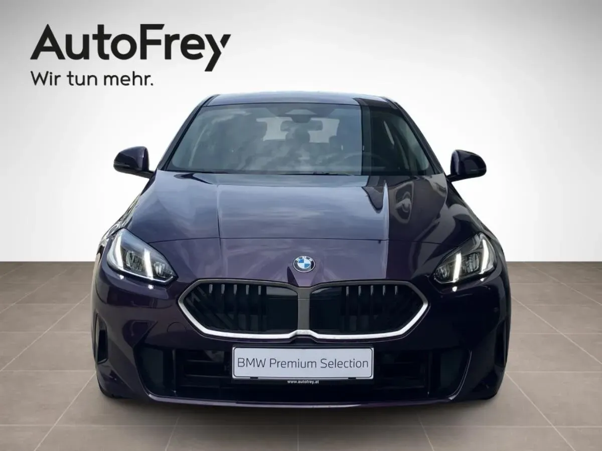 BMW 1 Series 2025 photo 2
