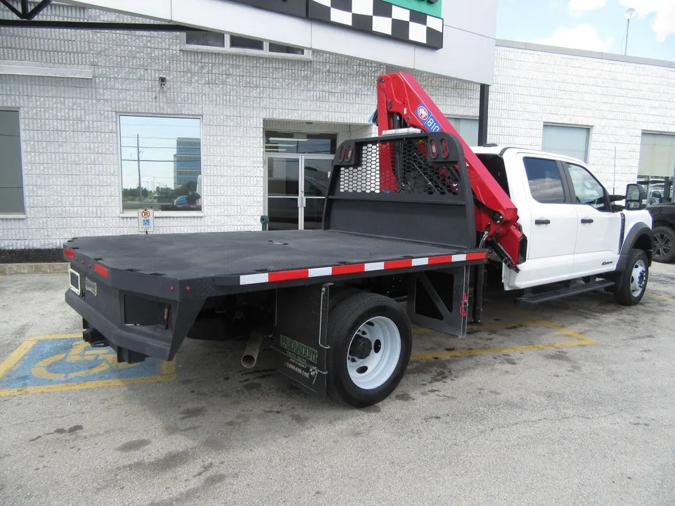 Ford F-550 2023 photo 3