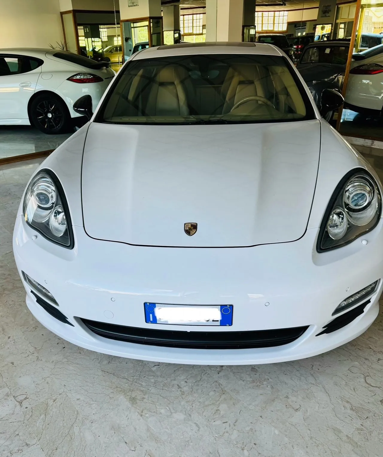 Porsche Panamera 2011 photo 2