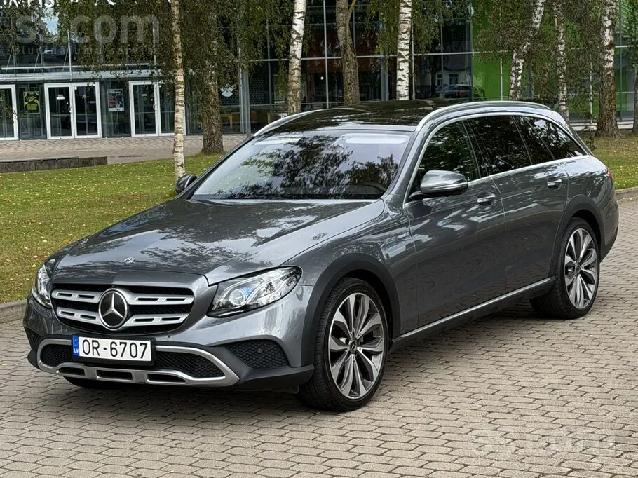 Mercedes-Benz E220 2017 photo 4