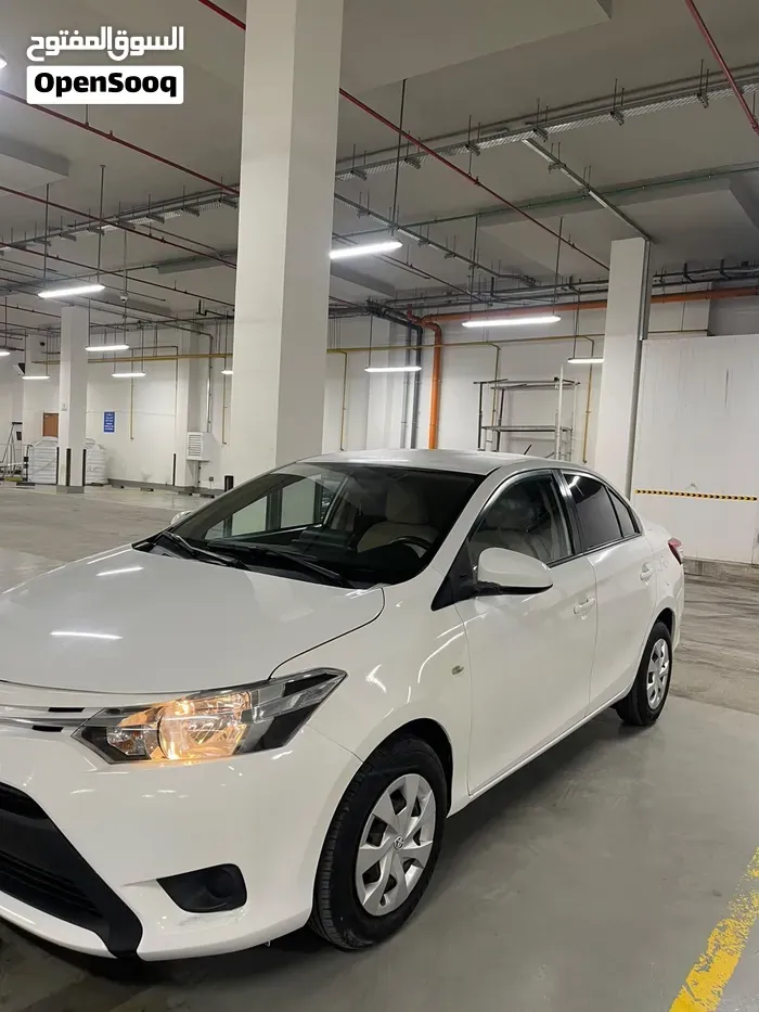 Toyota Yaris 2015 photo 2