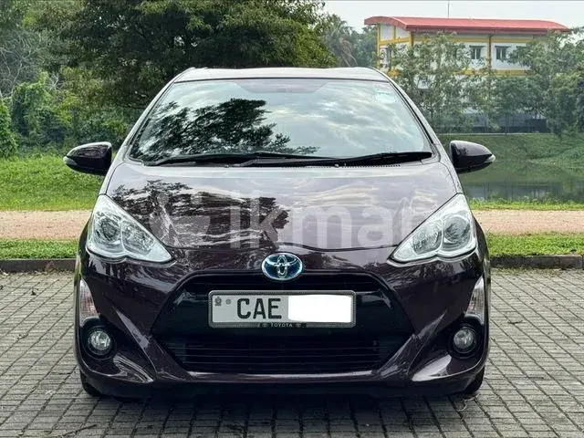 Toyota Aqua 2015 photo 2