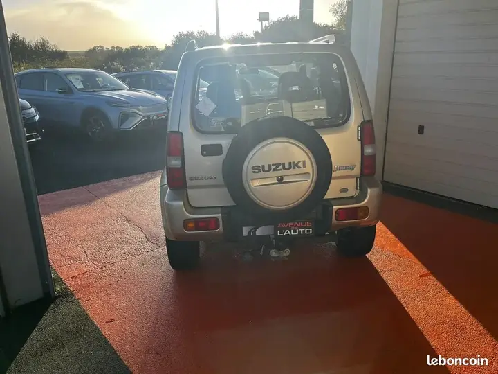 Suzuki Jimny 2005 photo 3