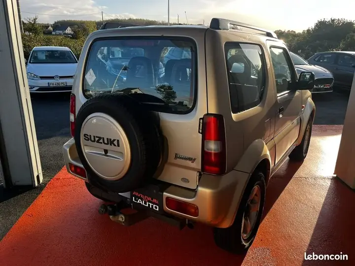 Suzuki Jimny 2005 photo 2