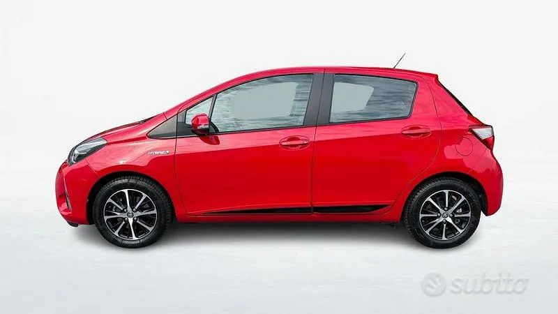 Toyota Yaris 2018 photo 2