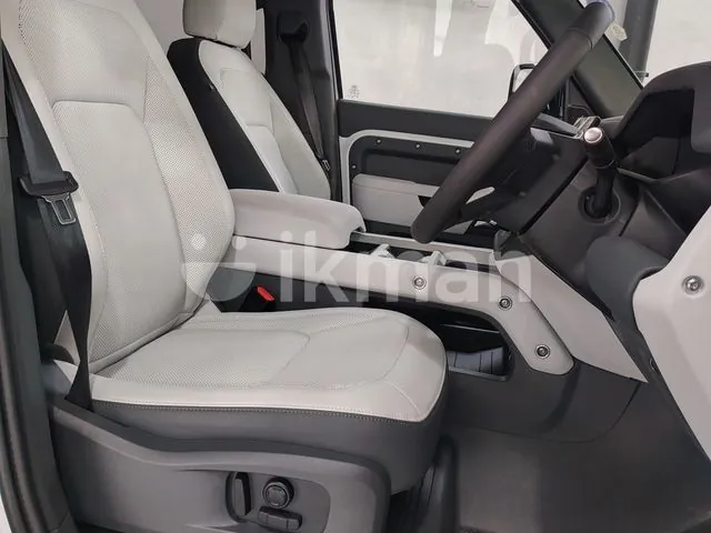 Land Rover Defender 2026 photo 4
