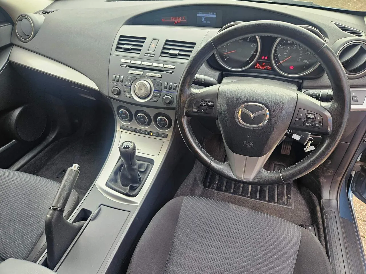 Mazda Mazda3 2010 photo 3