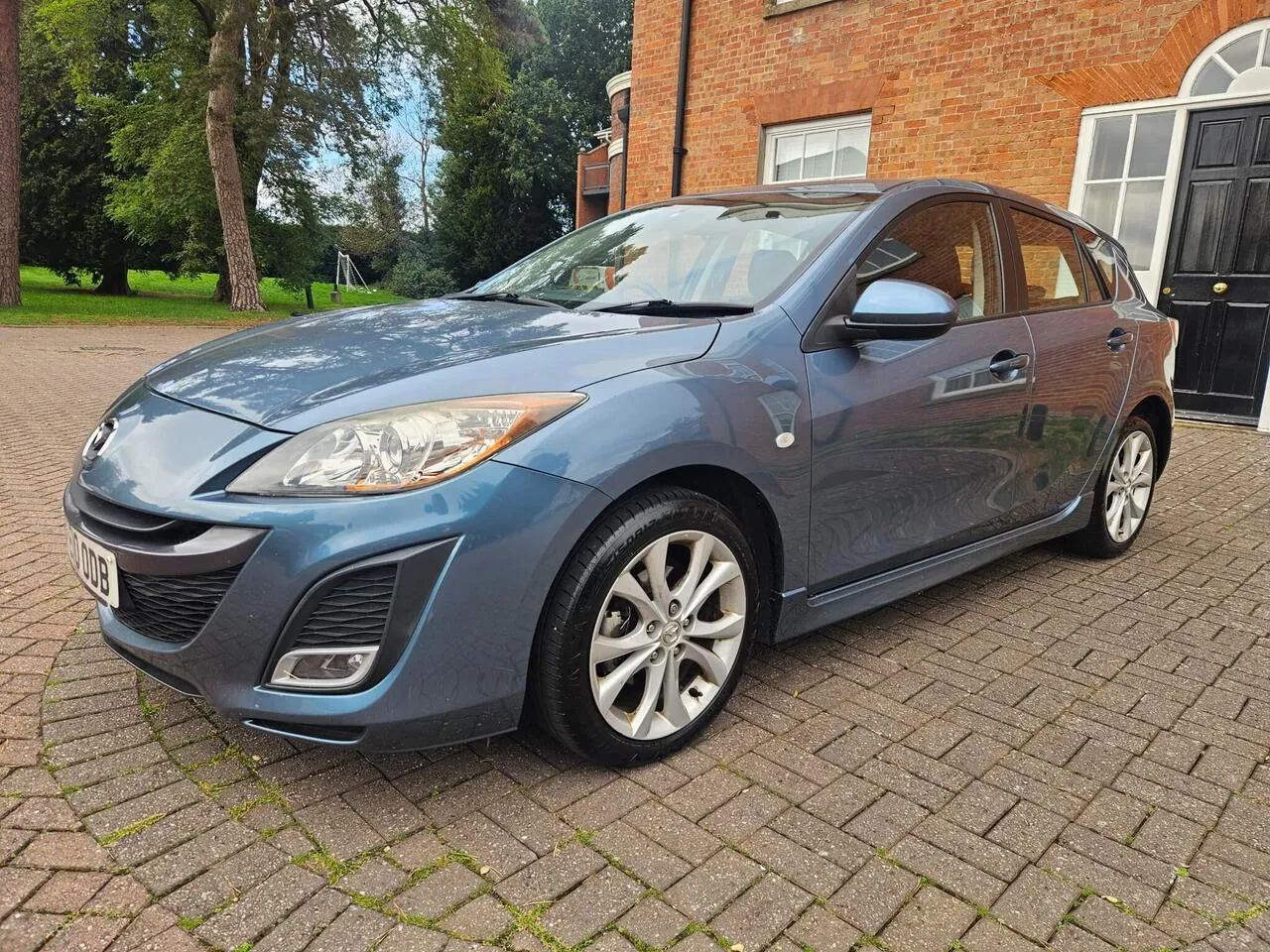 Mazda Mazda3 2010 photo 2