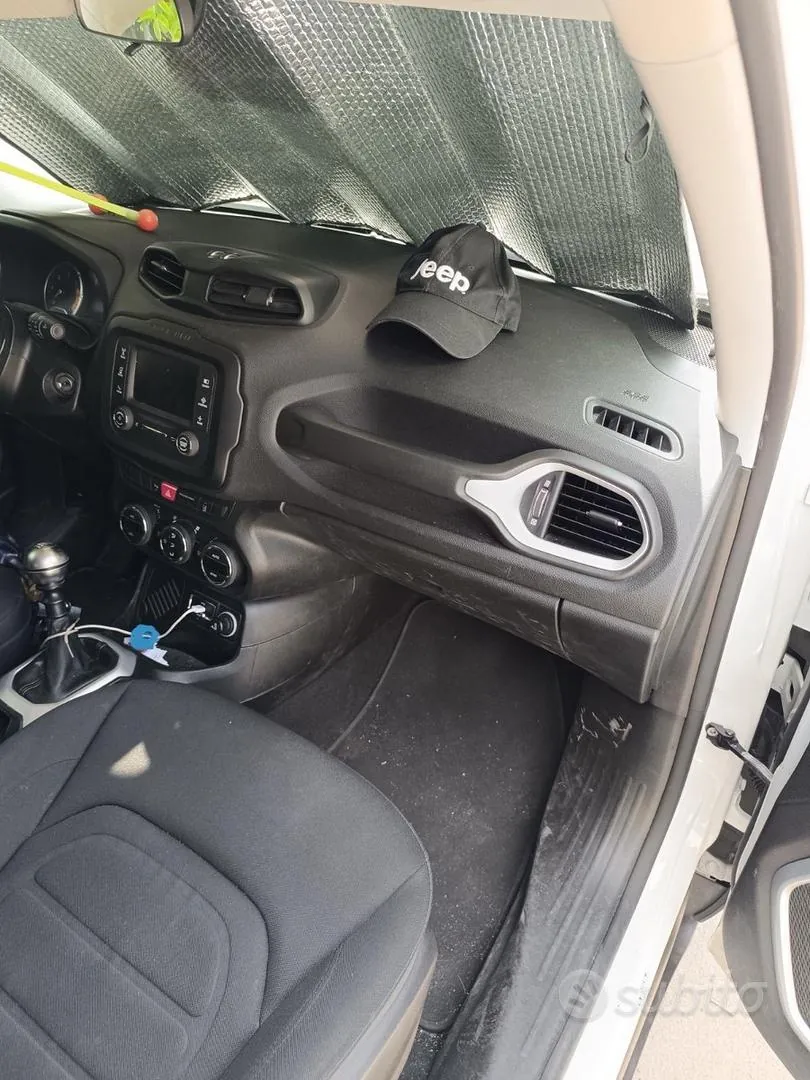 Jeep Renegade 2014 photo 4