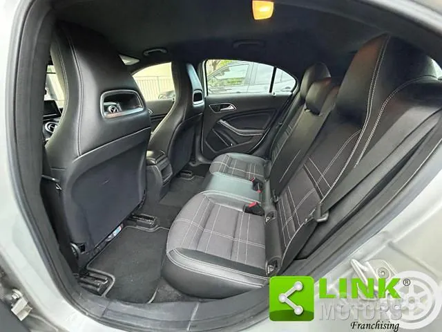 Mercedes-Benz A 180 2013 photo 3