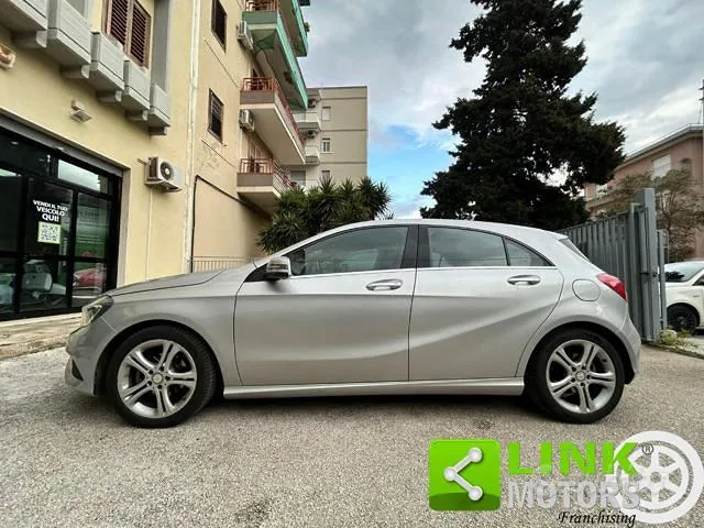 Mercedes-Benz A 180 2013 photo 4