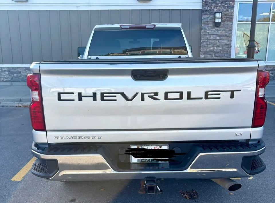Chevrolet Silverado 2022 photo 3