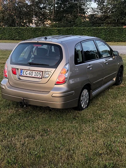Suzuki Liana 2005 photo 2
