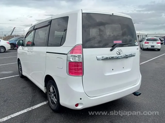 Toyota Noah Xl 2008 photo 3