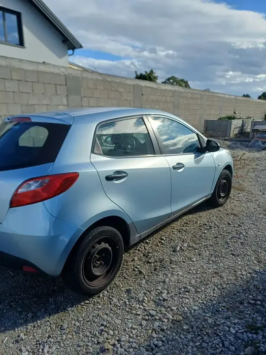Mazda Mazda2 2007 photo 3