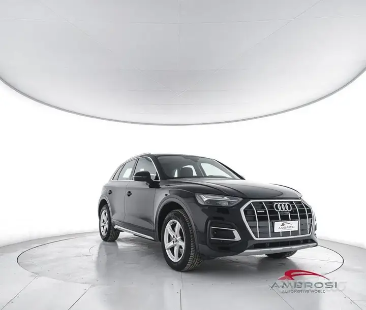 Audi Q5 2023 photo 2