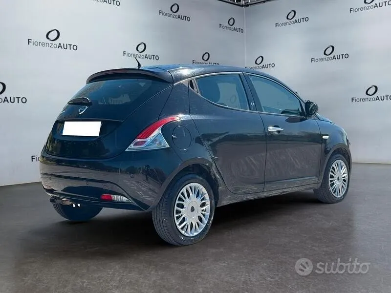 Lancia Ypsilon 2017 photo 2