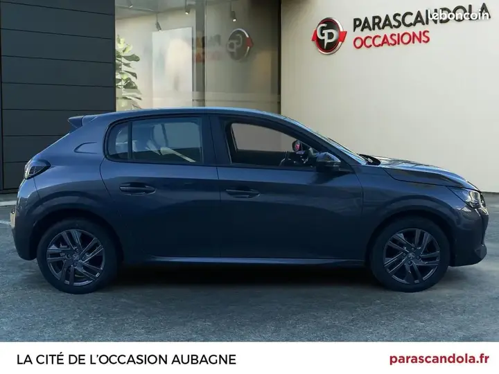 Peugeot 208 2022 photo 4