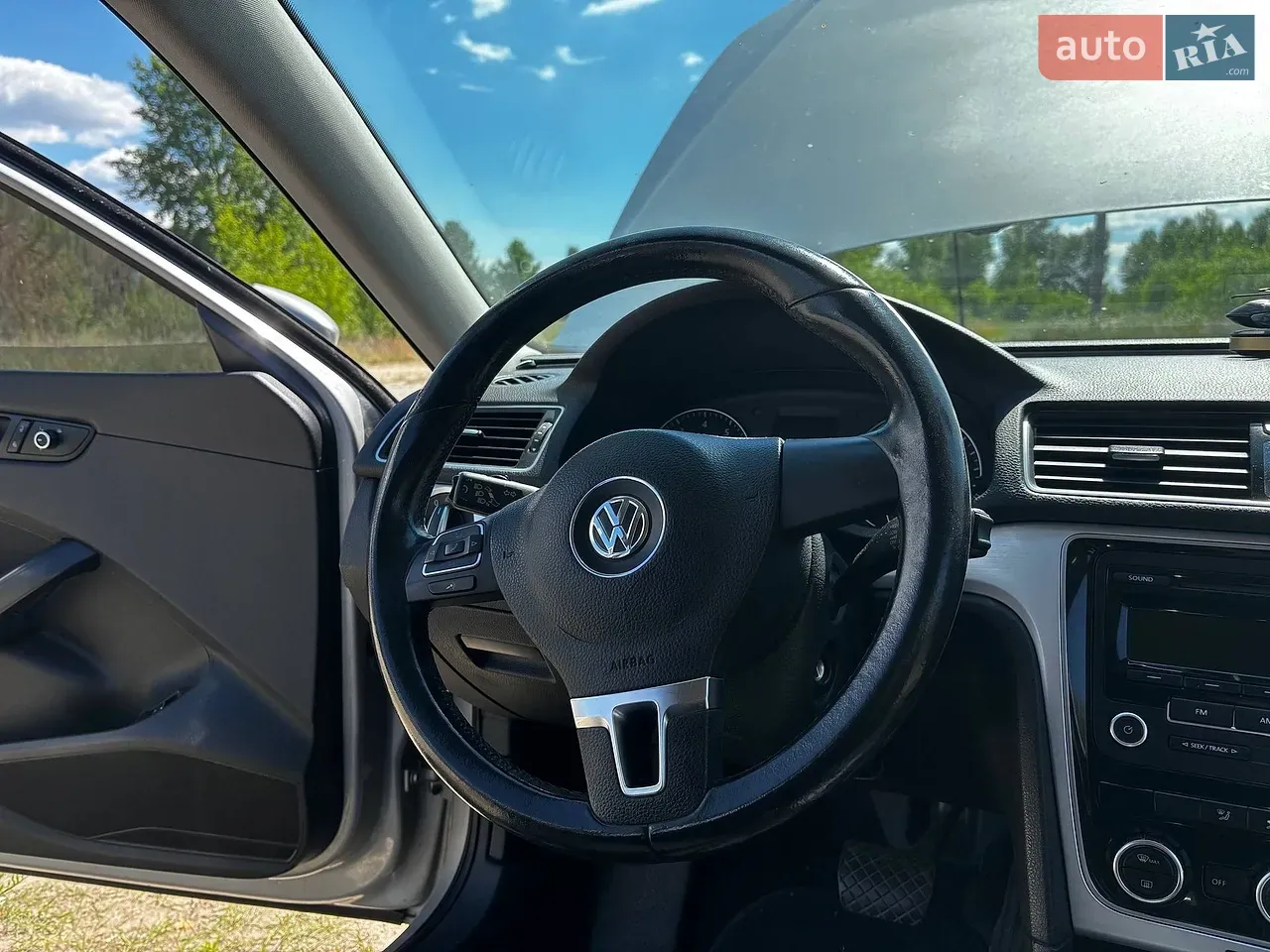 Volkswagen Passat 2011 photo 4