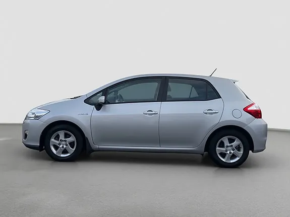 Toyota Auris 2012 photo 2