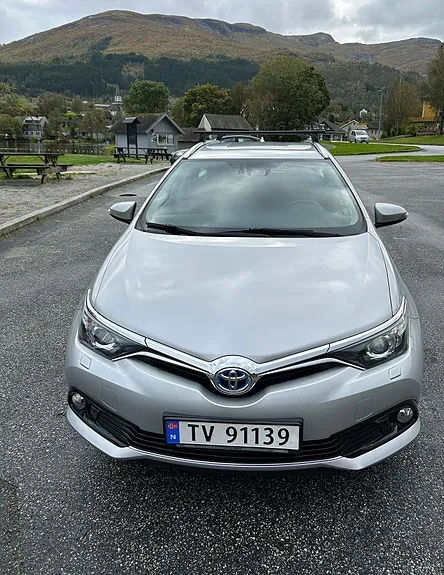Toyota Auris 2016 photo 2