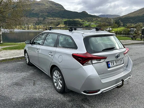 Toyota Auris 2016 photo 5
