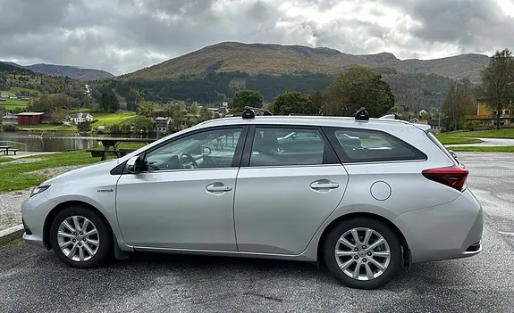 Toyota Auris 2016 photo 3