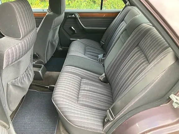 Mercedes-Benz W124 1991 photo 3