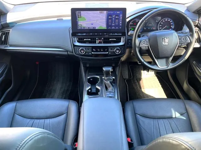 Toyota Crown 2021 photo 2