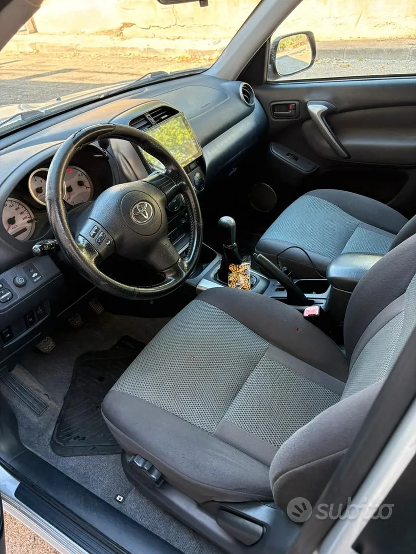 Toyota Rav4 2004 photo 4