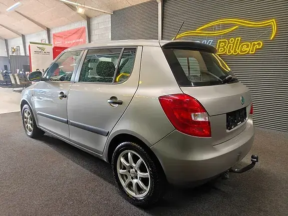 Skoda Fabia 2013 photo 3