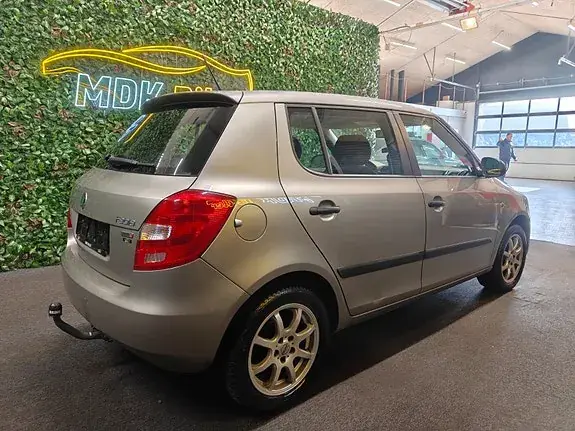 Skoda Fabia 2013 photo 4