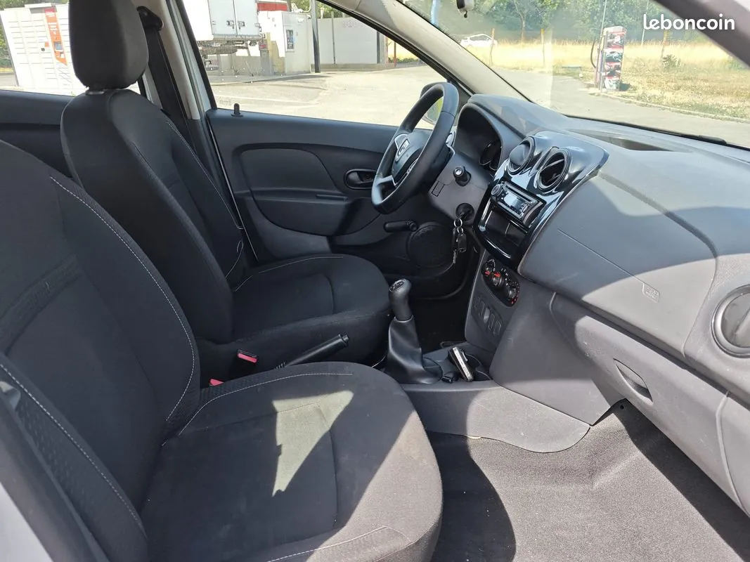 Dacia Sandero 2019 photo 2