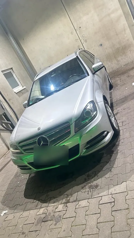 Mercedes-Benz C200