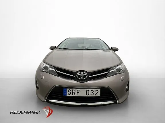 Toyota Auris 2013 photo 2